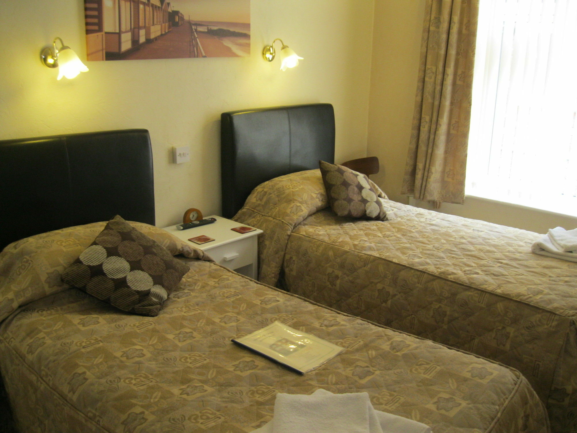 The Northdale Hotel Ltd สเกคเนส ภายนอก รูปภาพ